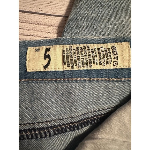 Indigo Rein Forever Jeans w/ Patches Juniors Sz 5 - Picture 10 of 10